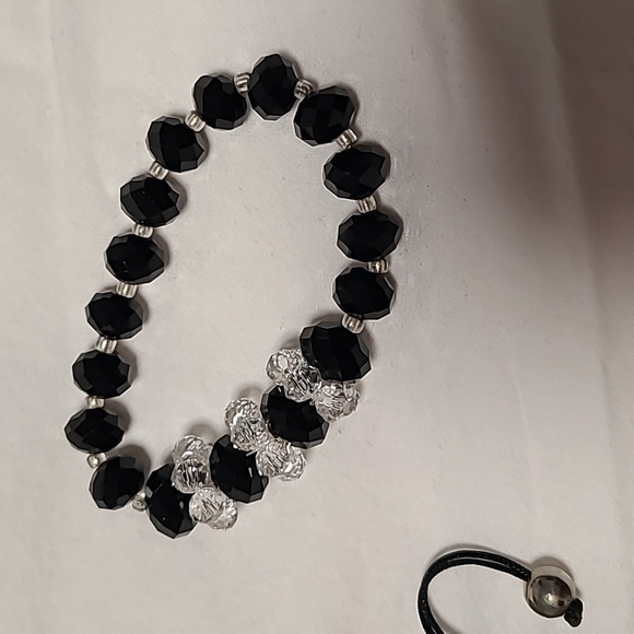 Bundle of 4 black bracelets - Picture 3 of 5